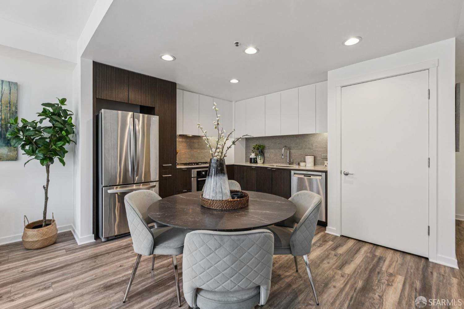 Detail Gallery Image 3 of 45 For 1788 Clay St #304,  San Francisco,  CA 94109 - 2 Beds | 2 Baths
