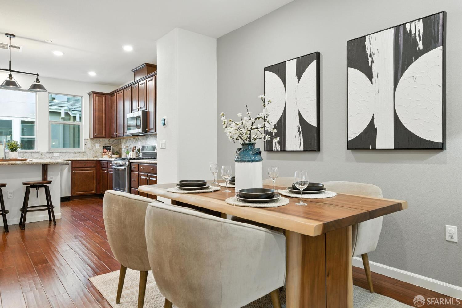 Detail Gallery Image 17 of 80 For 2702 Urbino Ct, San Jose,  CA 95111 - 3 Beds | 3/1 Baths