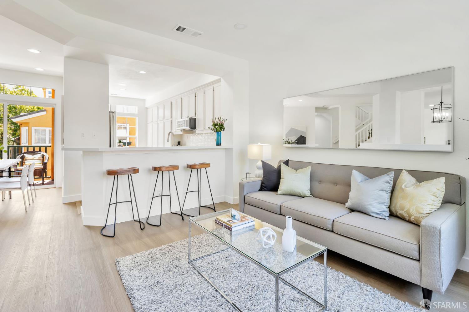 Detail Gallery Image 9 of 38 For 3633 Braxton Cmn, Fremont,  CA 94538 - 3 Beds | 2/1 Baths