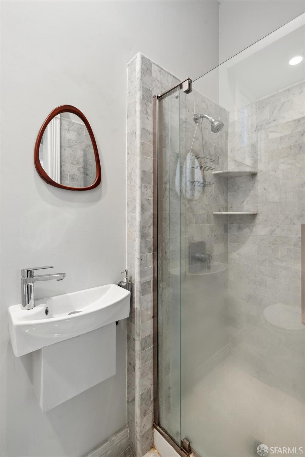 Detail Gallery Image 25 of 31 For 2344 Franklin St, San Francisco,  CA 94123 - 4 Beds | 2 Baths