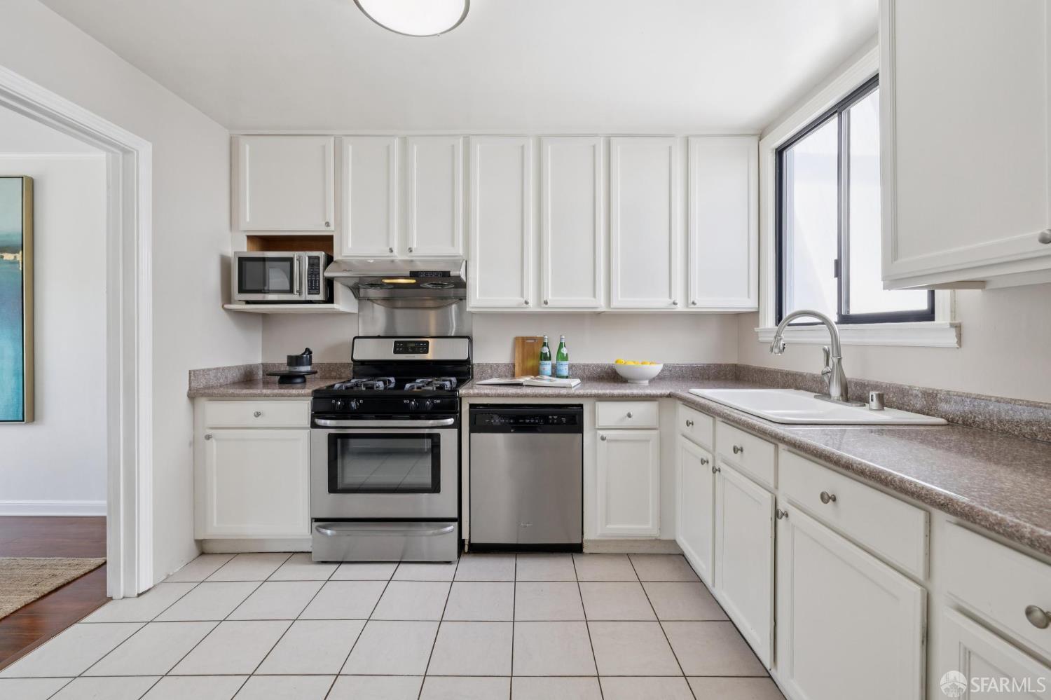 Detail Gallery Image 10 of 37 For 234 Sagamore St, San Francisco,  CA 94112 - 3 Beds | 1/1 Baths