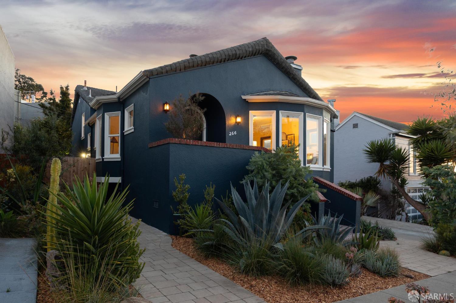Detail Gallery Image 6 of 86 For 266 S Hill Blvd, San Francisco,  CA 94112 - 3 Beds | 1/1 Baths