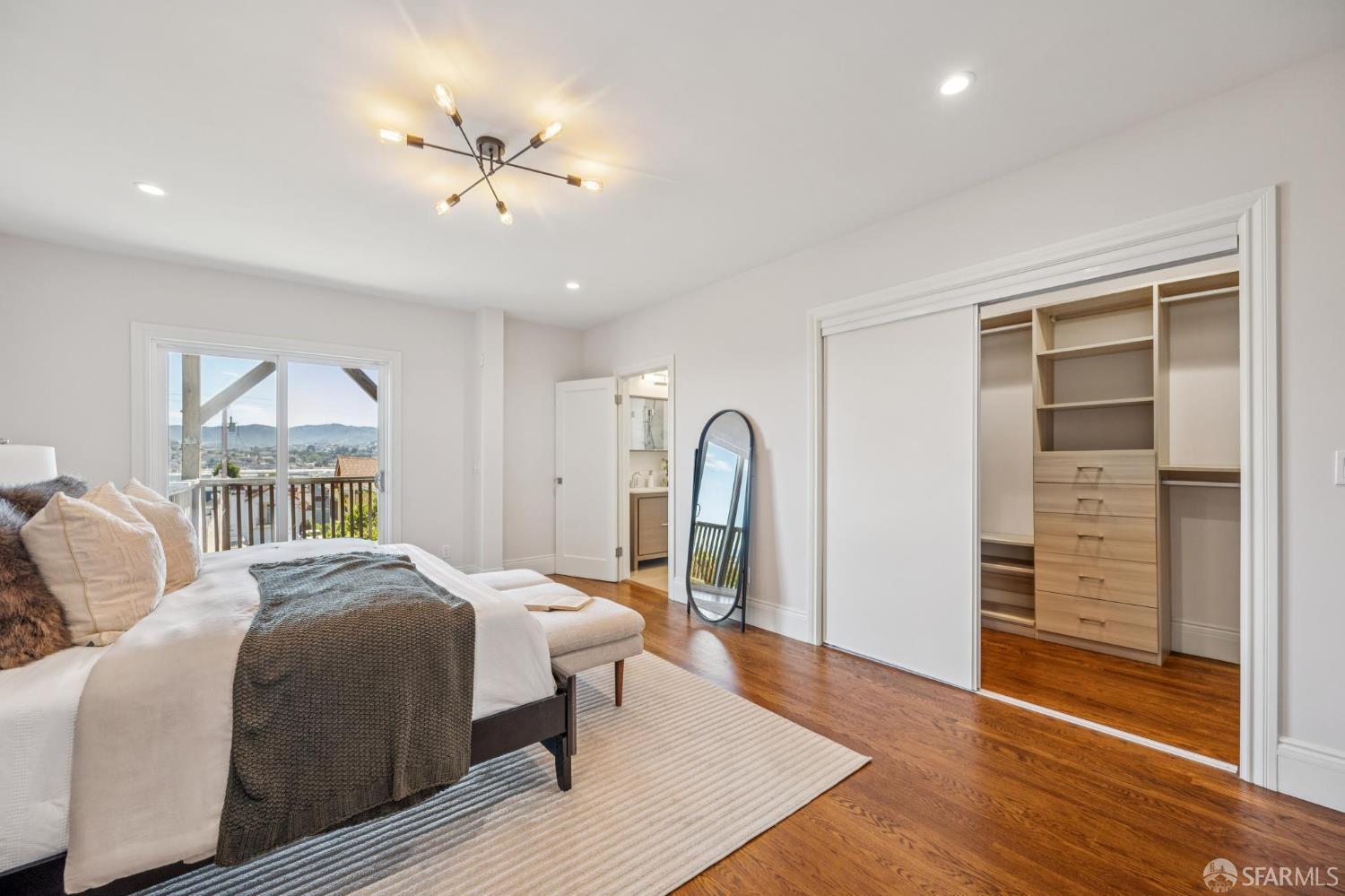 Detail Gallery Image 22 of 39 For 1343 Palou Ave, San Francisco,  CA 94124 - 4 Beds | 3 Baths