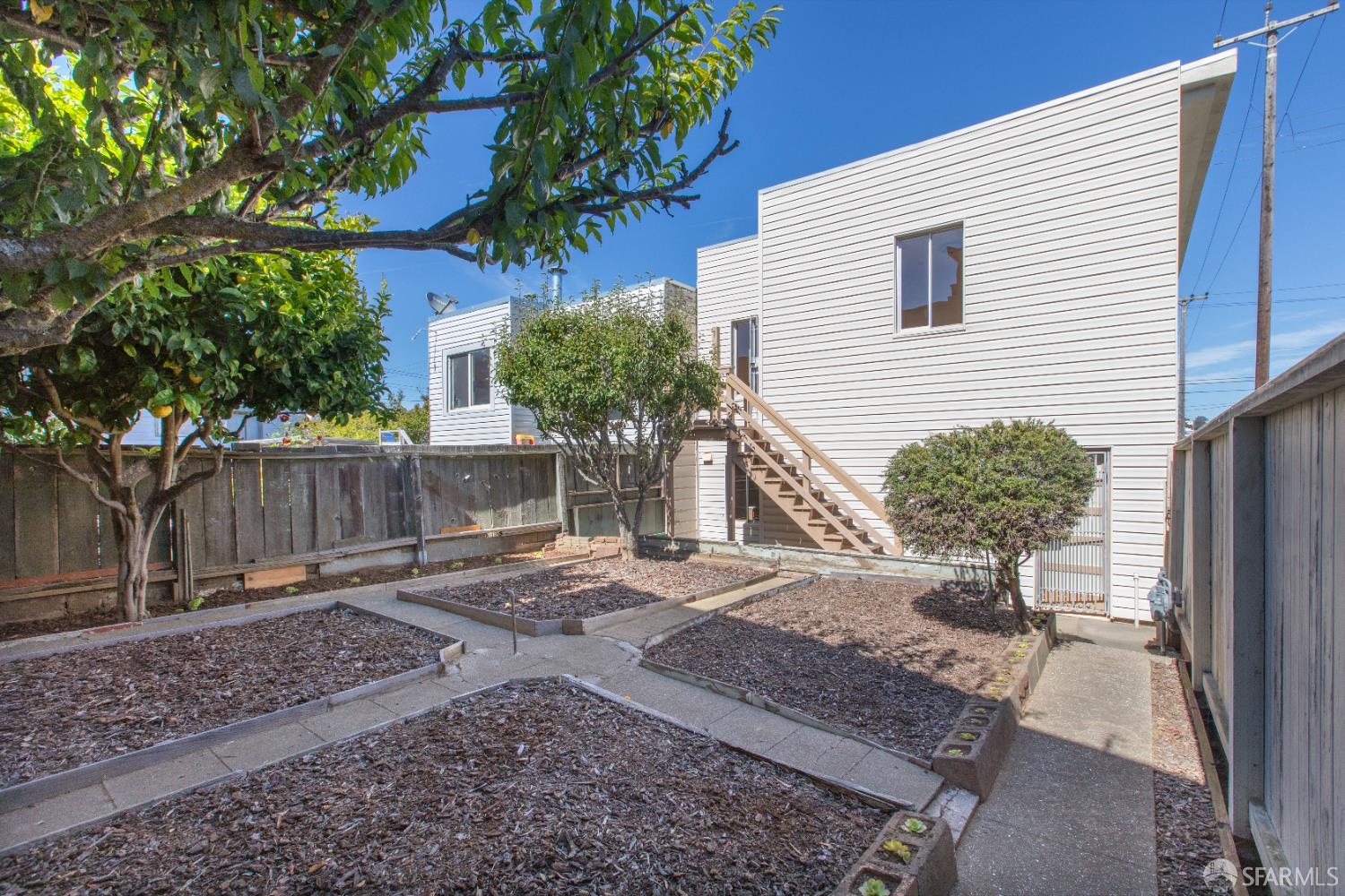 Detail Gallery Image 35 of 98 For 84 Goettingen St, San Francisco,  CA 94134 - 3 Beds | 2 Baths