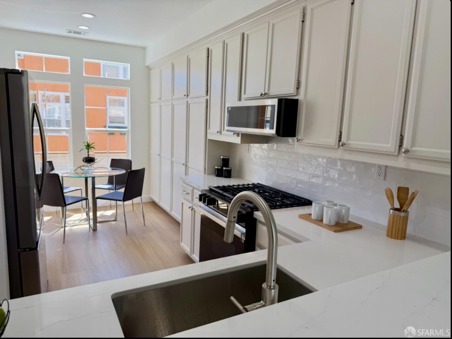 Detail Gallery Image 11 of 38 For 3633 Braxton Cmn, Fremont,  CA 94538 - 3 Beds | 2/1 Baths