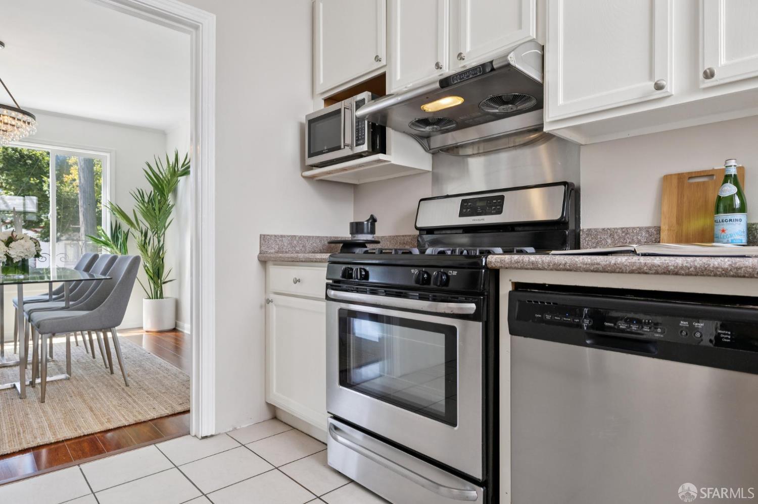 Detail Gallery Image 7 of 37 For 234 Sagamore St, San Francisco,  CA 94112 - 3 Beds | 1/1 Baths