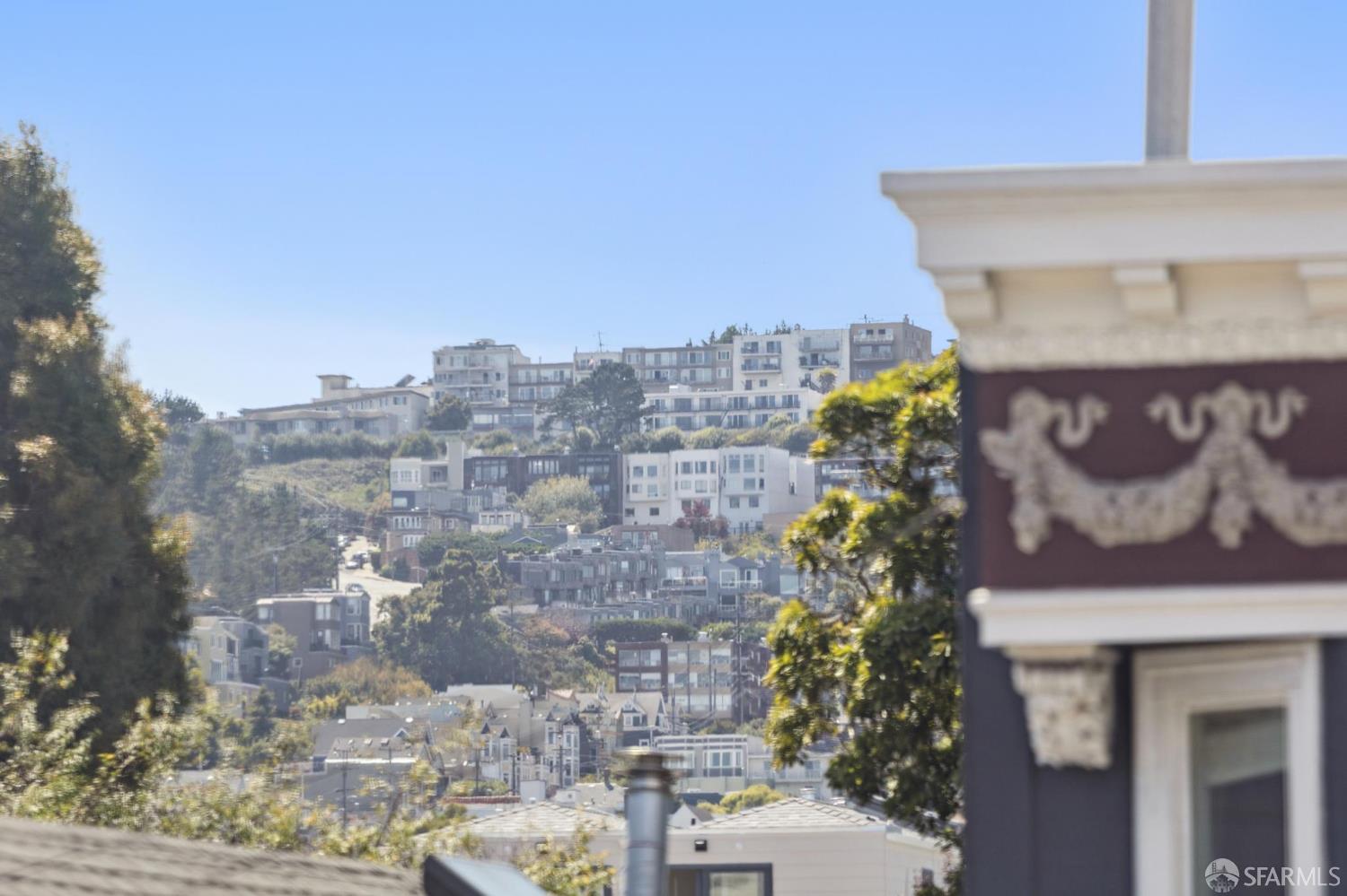 Detail Gallery Image 10 of 40 For 1161 Church St, San Francisco,  CA 94114 - 2 Beds | 1 Baths