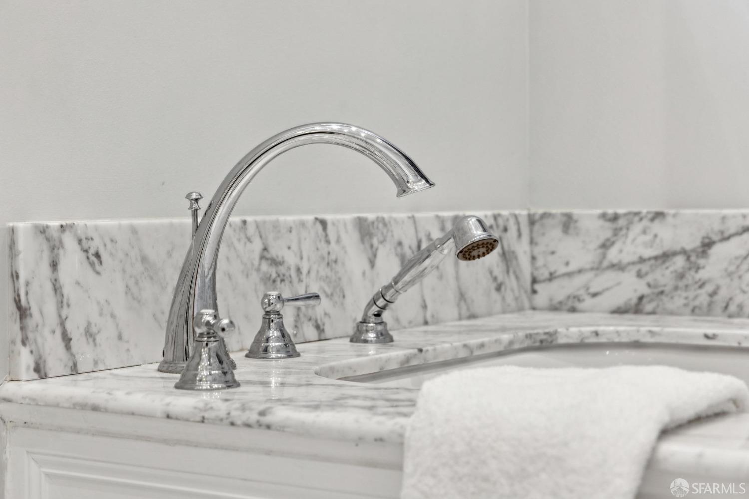 Detail Gallery Image 24 of 31 For 2344 Franklin St, San Francisco,  CA 94123 - 4 Beds | 2 Baths