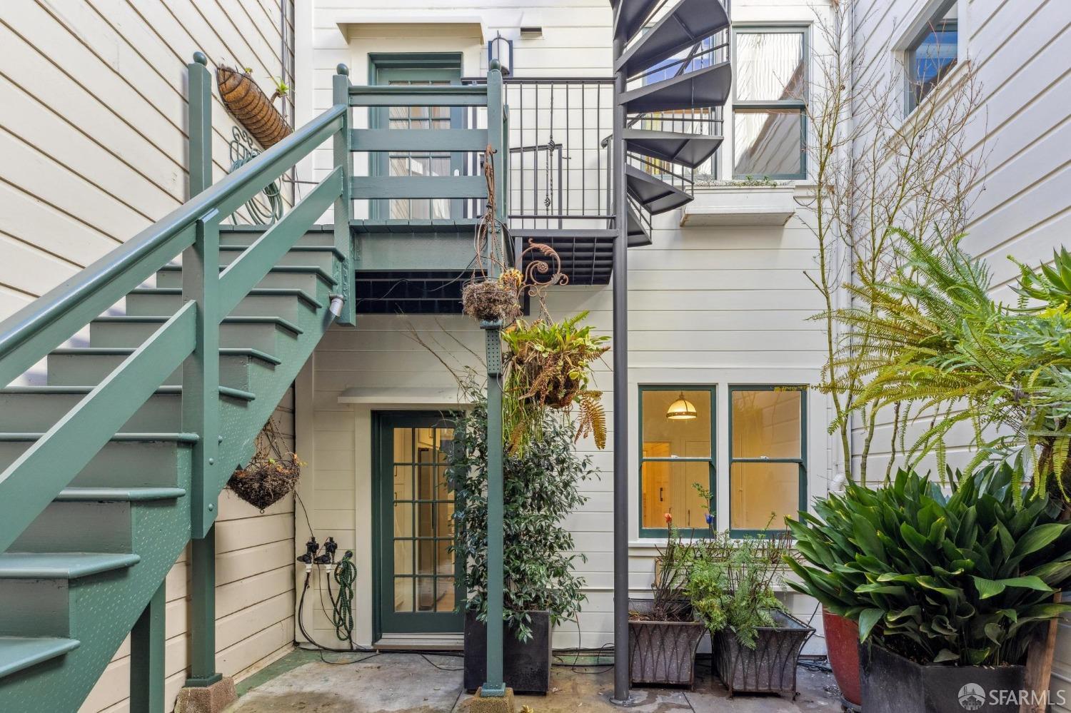 Detail Gallery Image 12 of 56 For 1838 Grant Ave, San Francisco,  CA 94133 - 3 Beds | 2 Baths