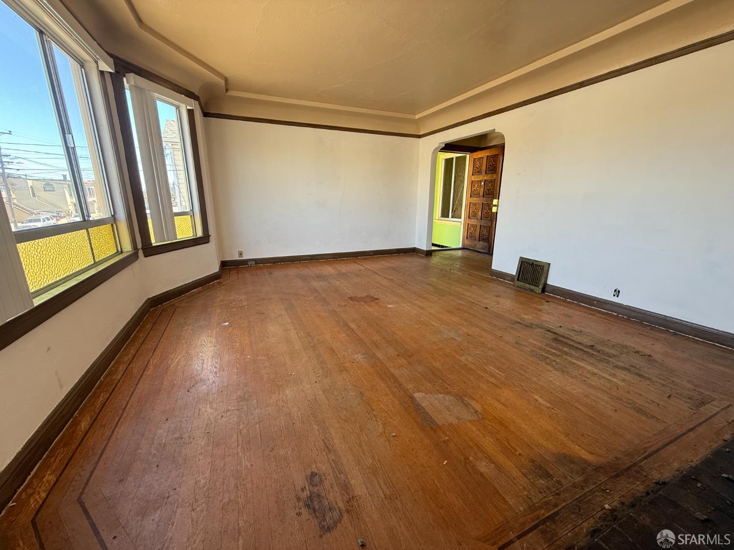 Detail Gallery Image 8 of 22 For 1283 Gilman Ave, San Francisco,  CA 94124 - 2 Beds | 1 Baths