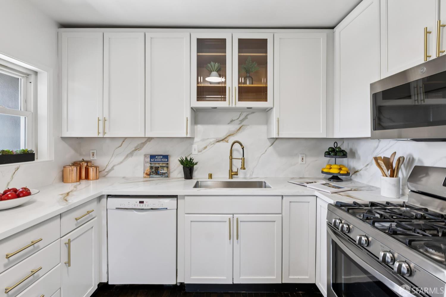 Detail Gallery Image 12 of 42 For 3025 Castro St, San Francisco,  CA 94131 - 3 Beds | 1 Baths