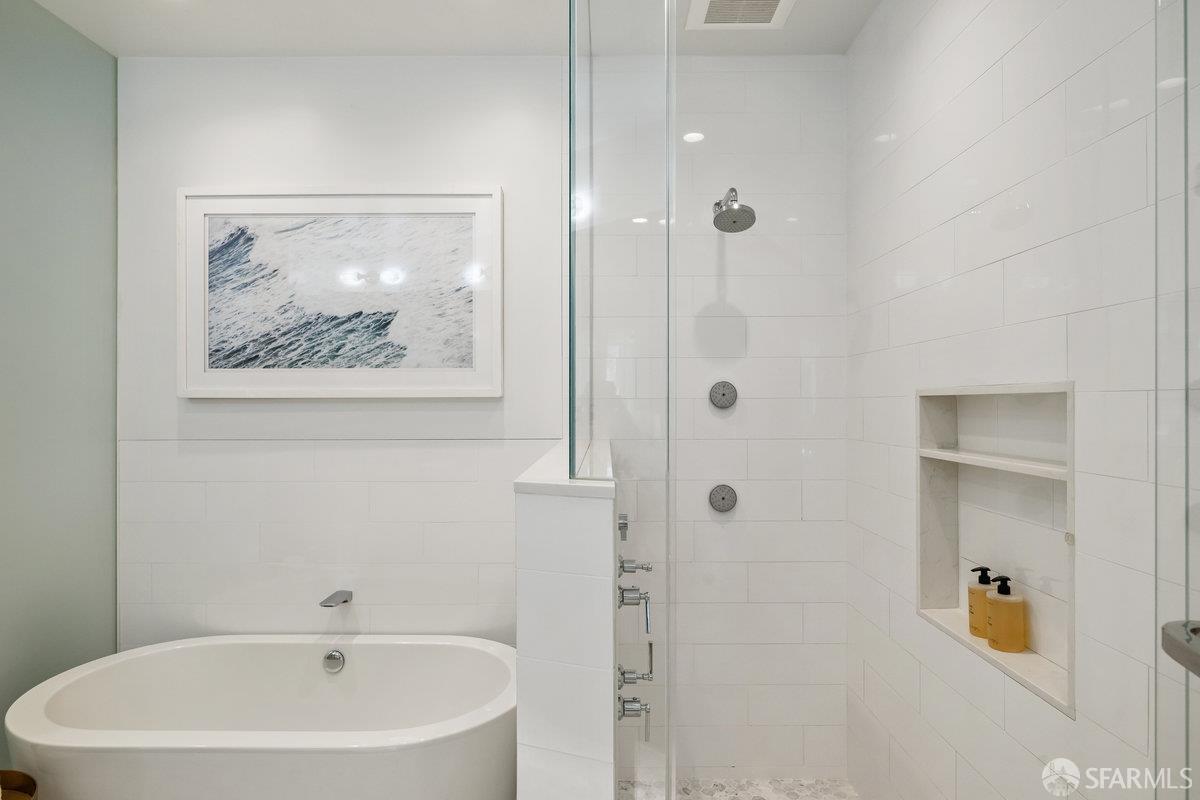 Detail Gallery Image 16 of 48 For 3953 Washington St, San Francisco,  CA 94118 - 4 Beds | 3 Baths