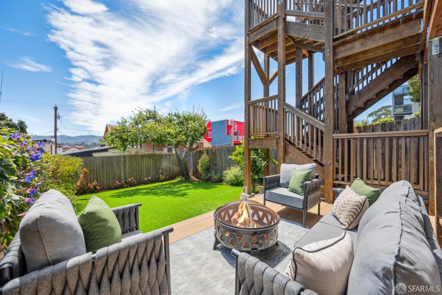 Detail Gallery Image 33 of 39 For 1343 Palou Ave, San Francisco,  CA 94124 - 4 Beds | 3 Baths