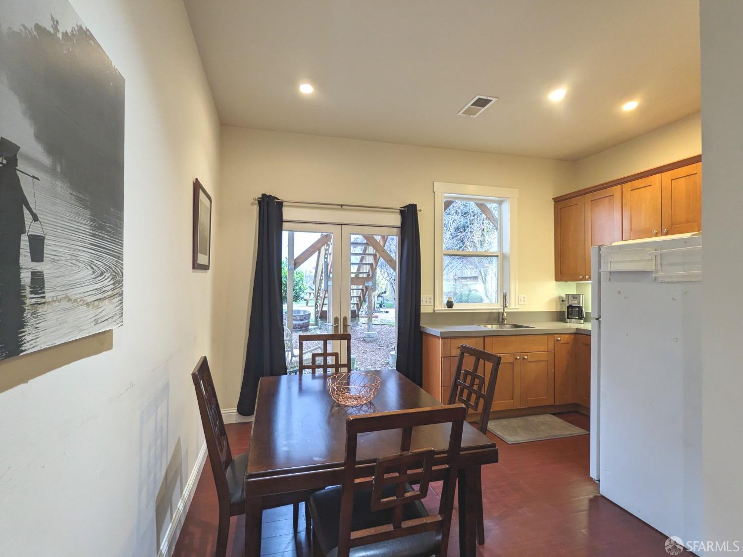 Detail Gallery Image 11 of 22 For 645 Hampshire St, San Francisco,  CA 94110 - 0 Beds | 1 Baths
