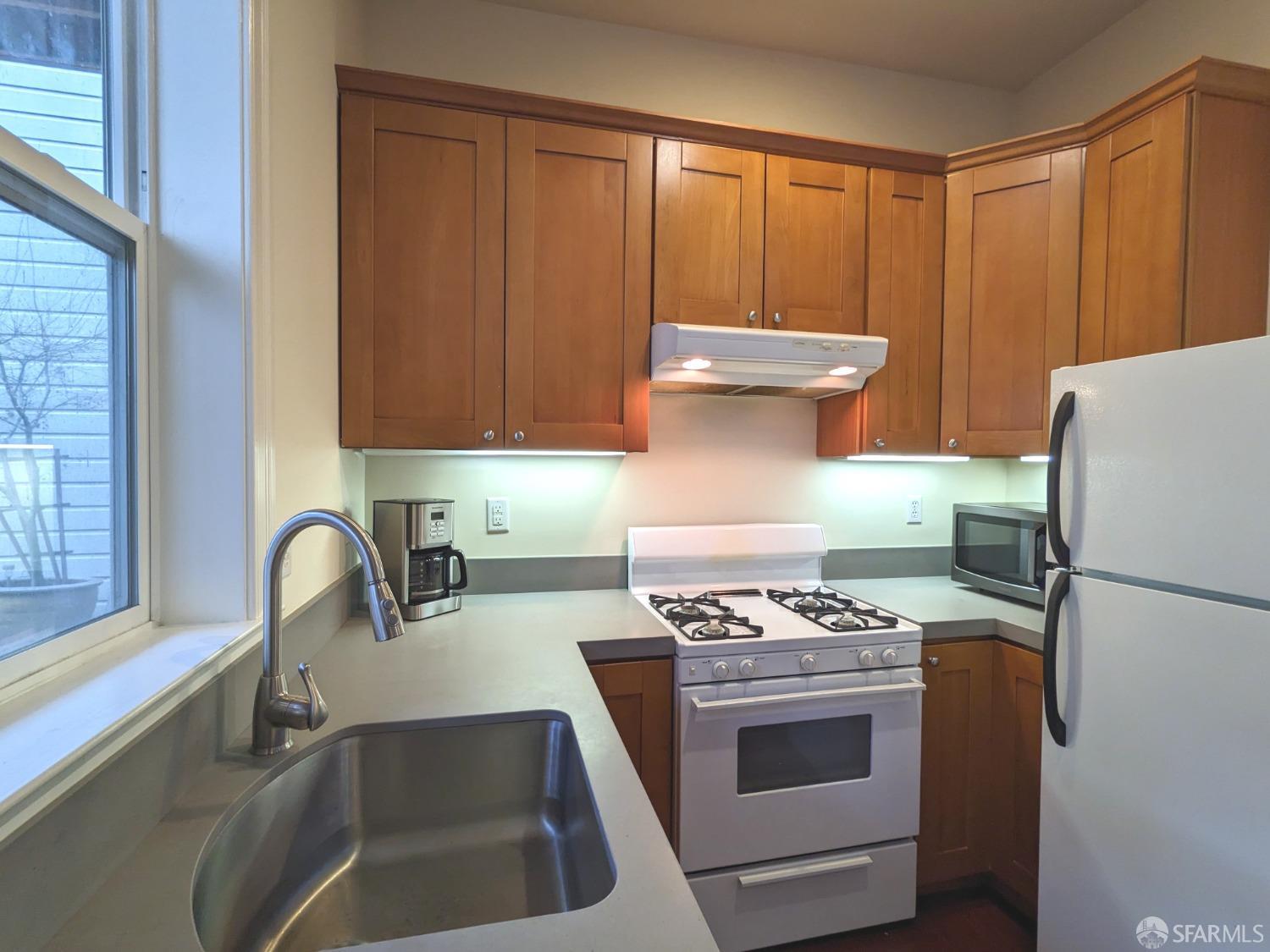 Detail Gallery Image 13 of 22 For 645 Hampshire St, San Francisco,  CA 94110 - 0 Beds | 1 Baths