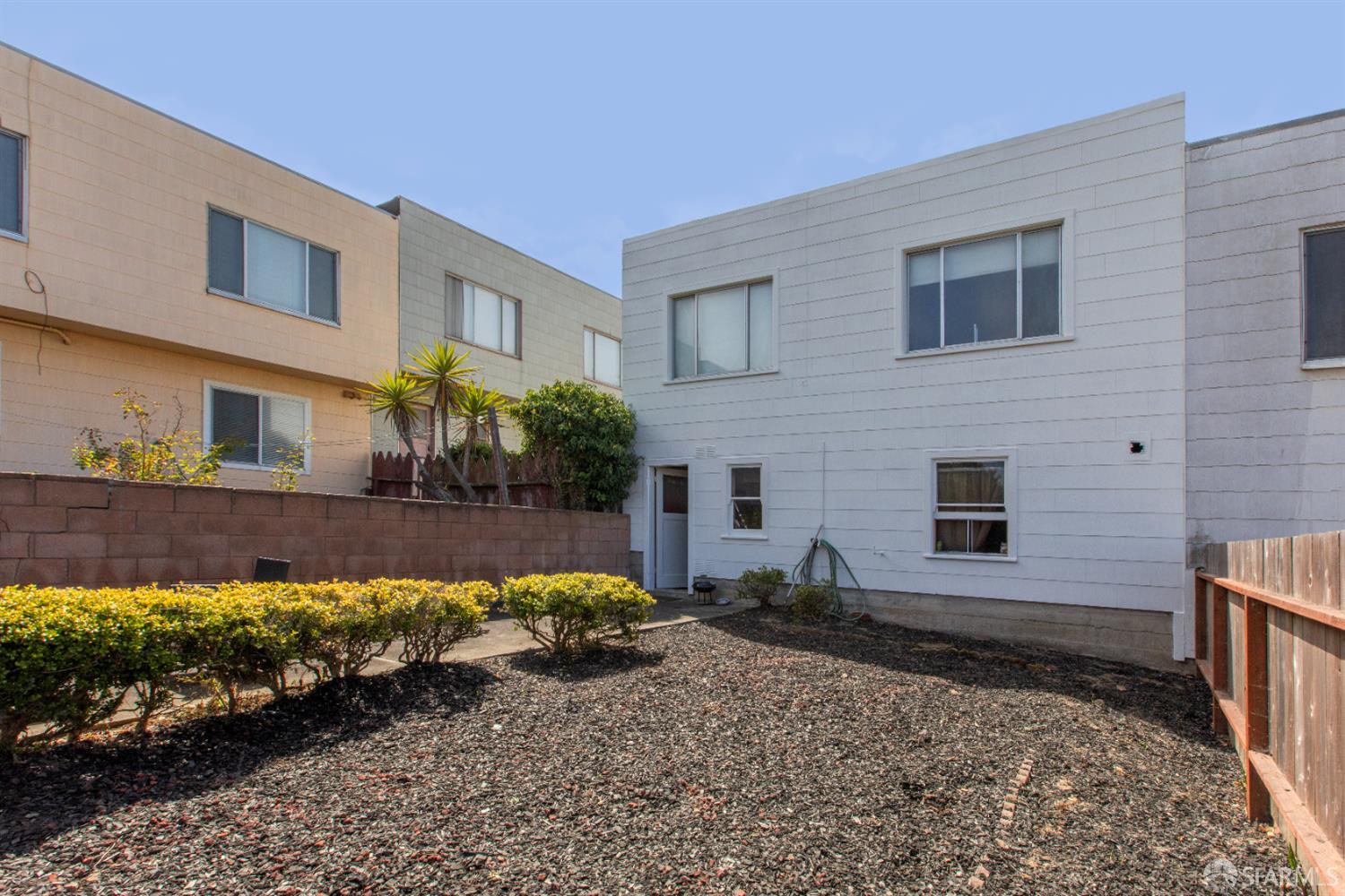 Detail Gallery Image 8 of 77 For 3118 Rivera St, San Francisco,  CA 94116 - 3 Beds | 1/1 Baths