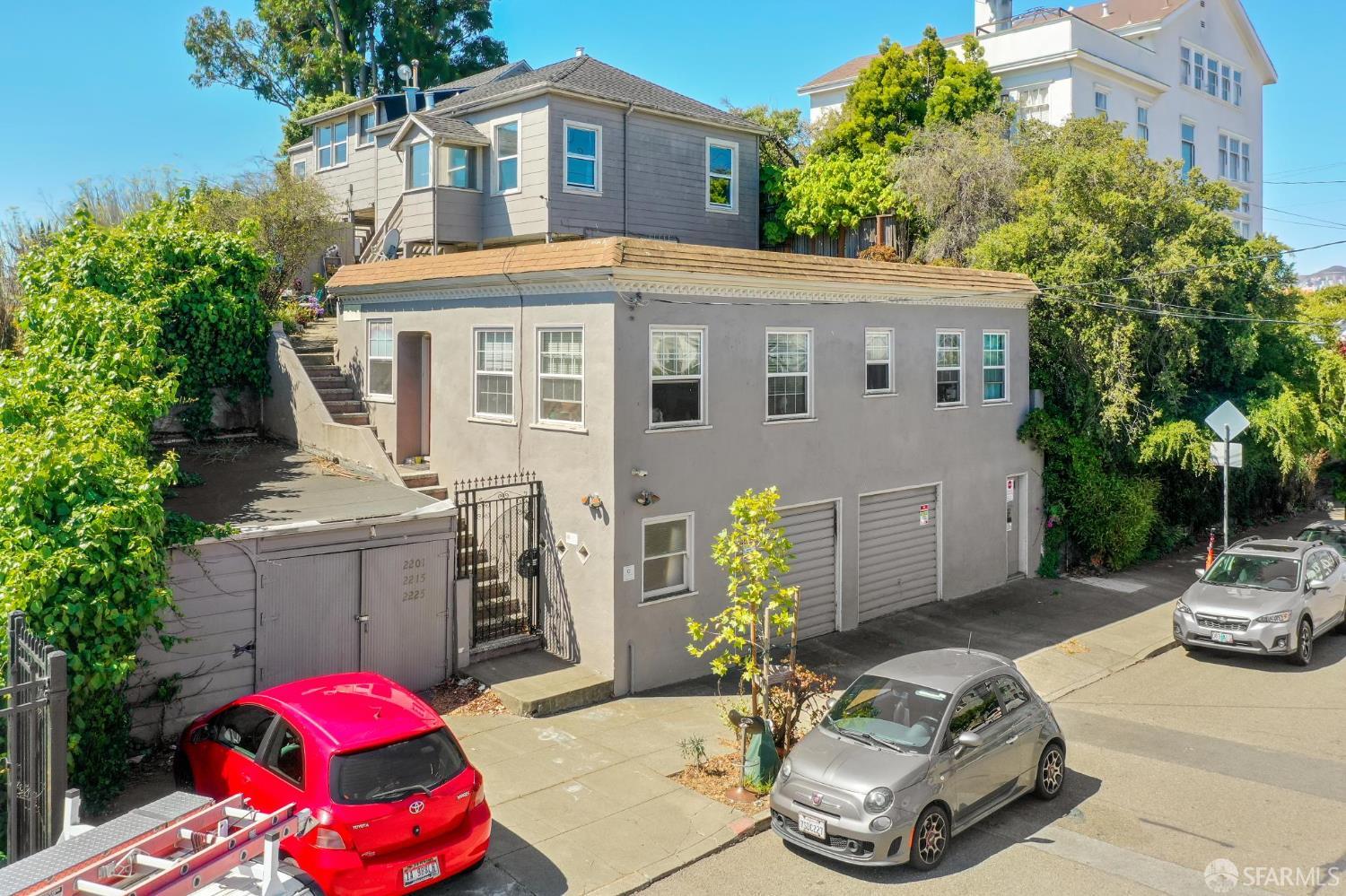 Detail Gallery Image 3 of 26 For 2225 Mariposa St, San Francisco,  CA 94110 - – Beds | – Baths