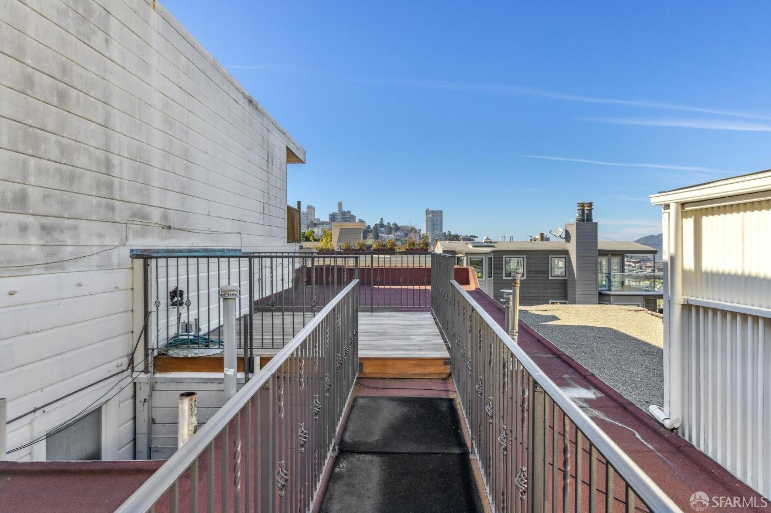 Detail Gallery Image 7 of 56 For 1838 Grant Ave, San Francisco,  CA 94133 - 3 Beds | 2 Baths