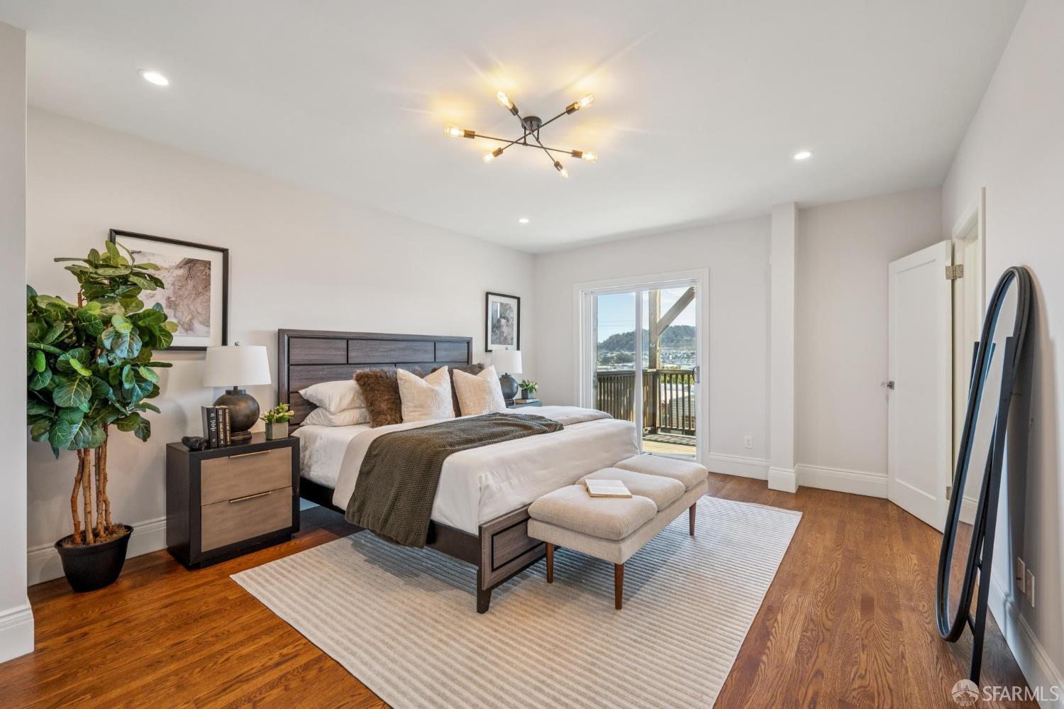 Detail Gallery Image 21 of 39 For 1343 Palou Ave, San Francisco,  CA 94124 - 4 Beds | 3 Baths