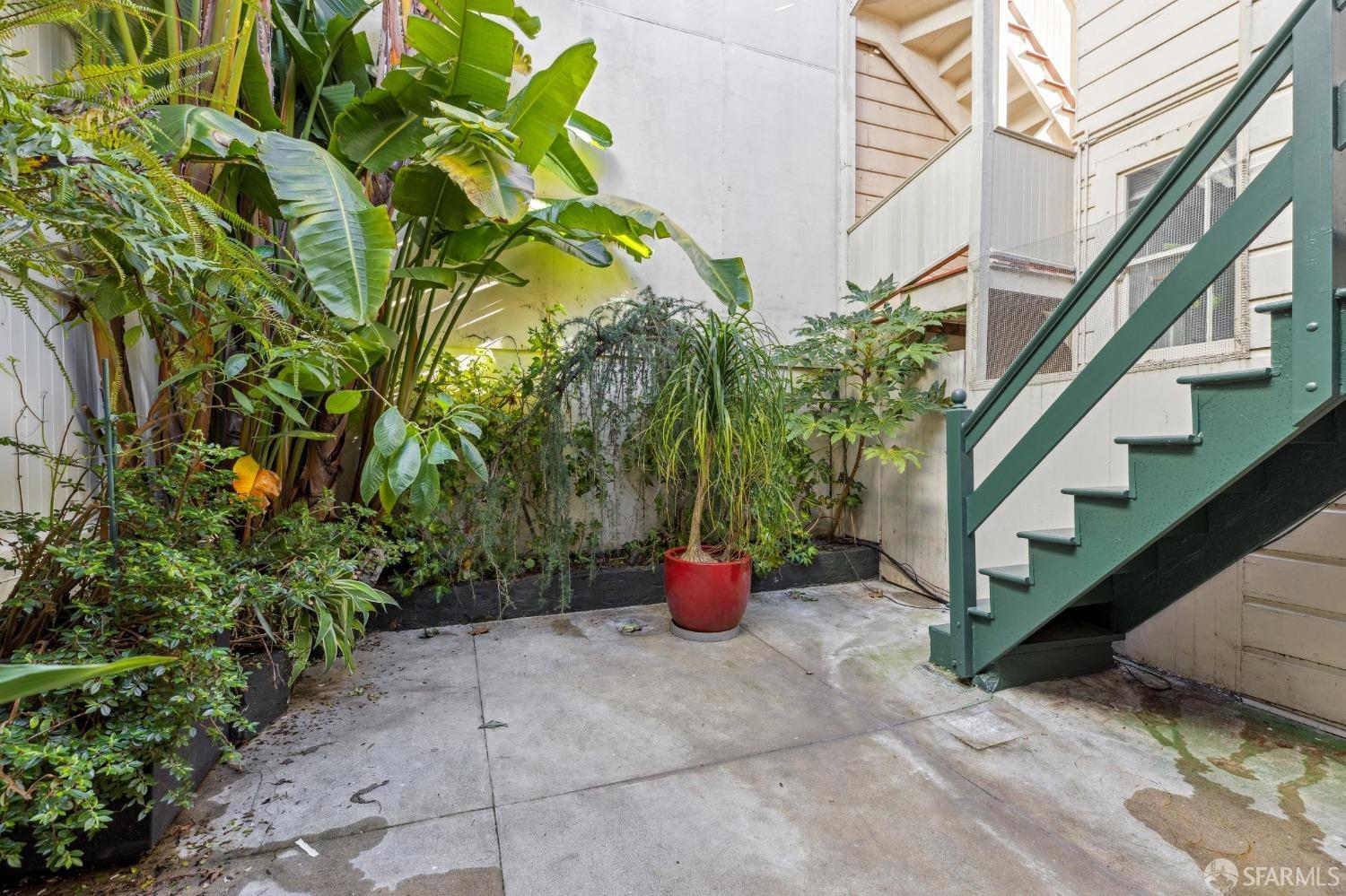 Detail Gallery Image 13 of 56 For 1838 Grant Ave, San Francisco,  CA 94133 - 3 Beds | 2 Baths
