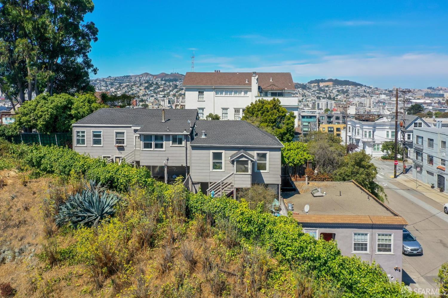 Detail Gallery Image 8 of 26 For 2225 Mariposa St, San Francisco,  CA 94110 - – Beds | – Baths