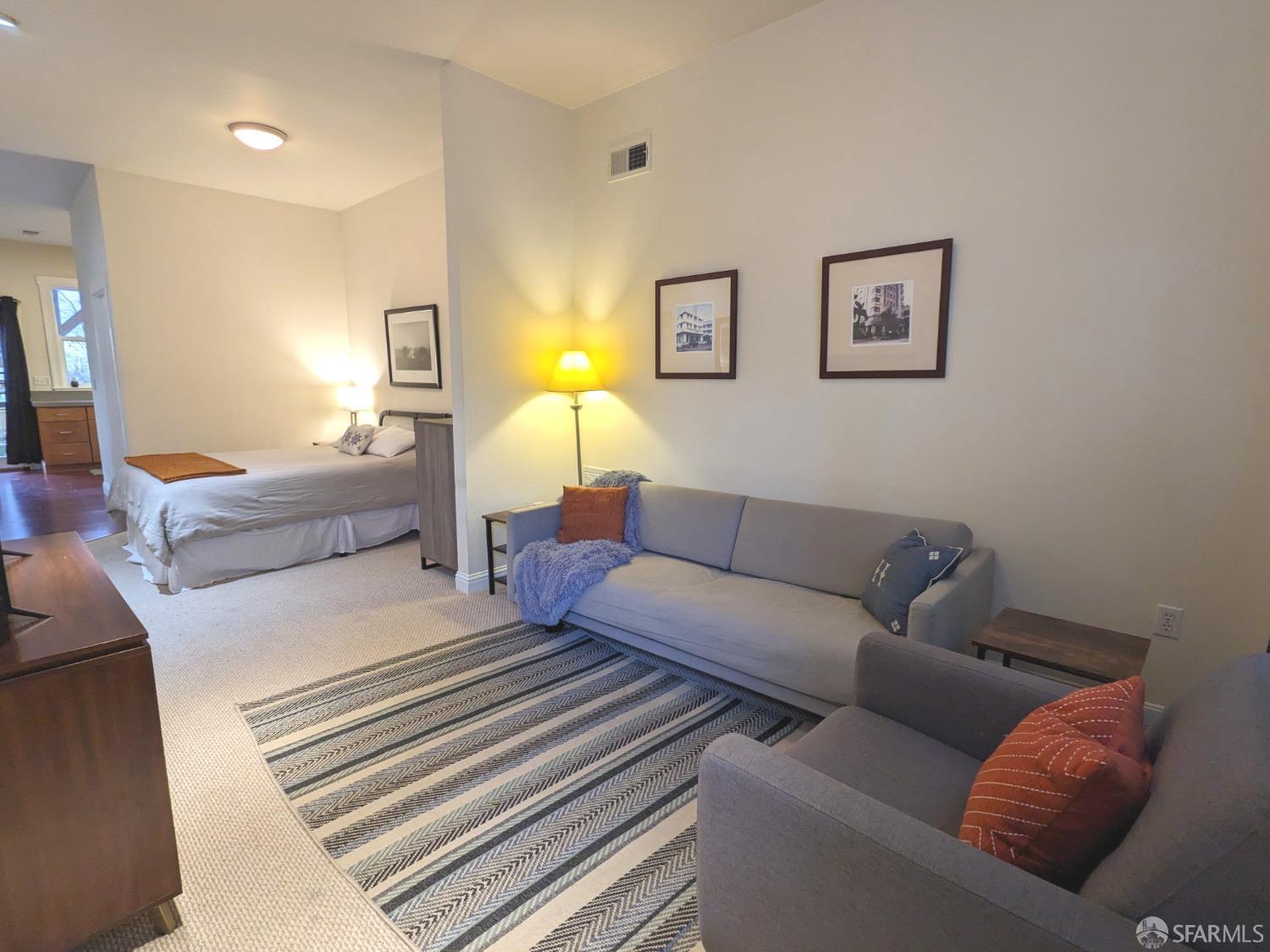 Detail Gallery Image 3 of 22 For 645 Hampshire St, San Francisco,  CA 94110 - 0 Beds | 1 Baths