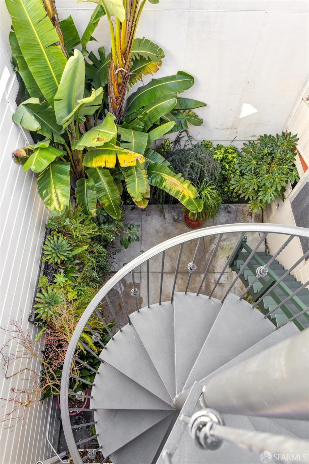 Detail Gallery Image 8 of 56 For 1838 Grant Ave, San Francisco,  CA 94133 - 3 Beds | 2 Baths