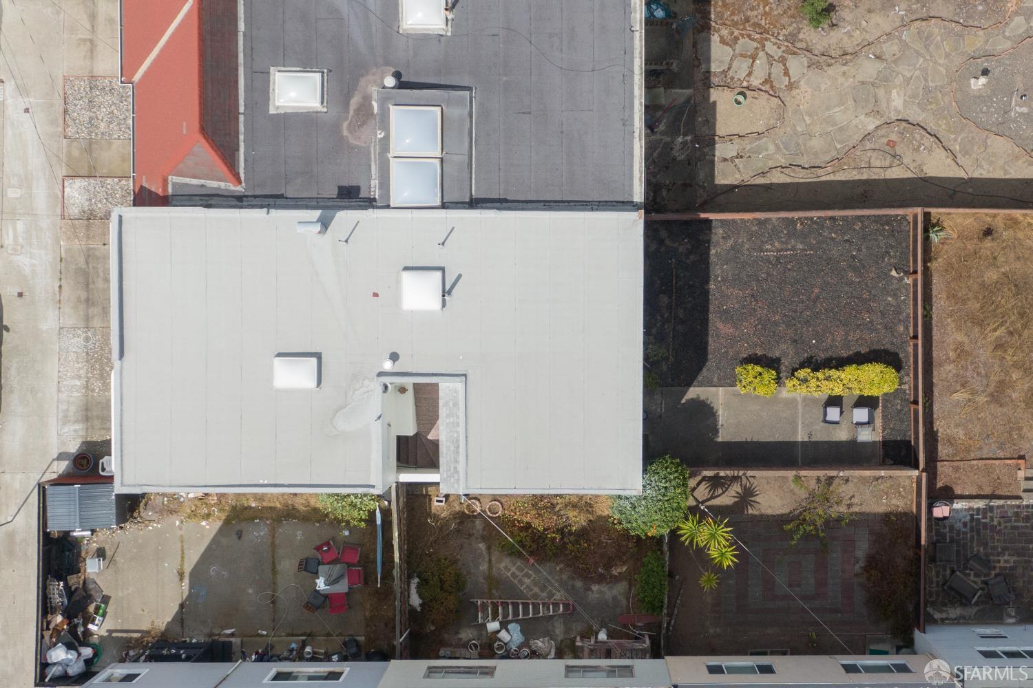 Detail Gallery Image 17 of 77 For 3118 Rivera St, San Francisco,  CA 94116 - 3 Beds | 1/1 Baths