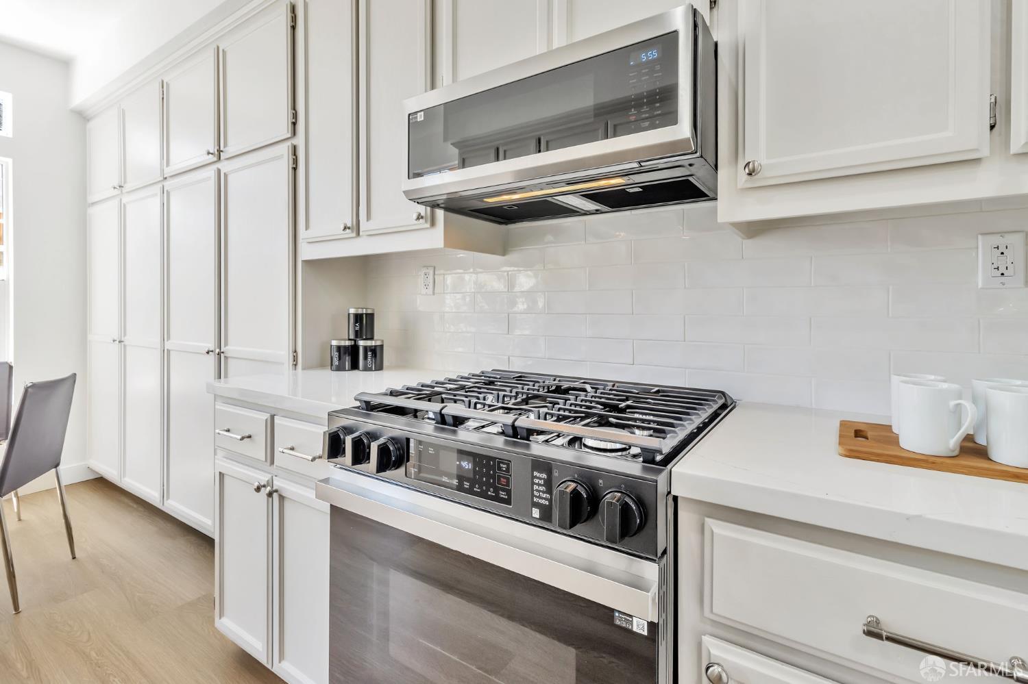 Detail Gallery Image 12 of 38 For 3633 Braxton Cmn, Fremont,  CA 94538 - 3 Beds | 2/1 Baths