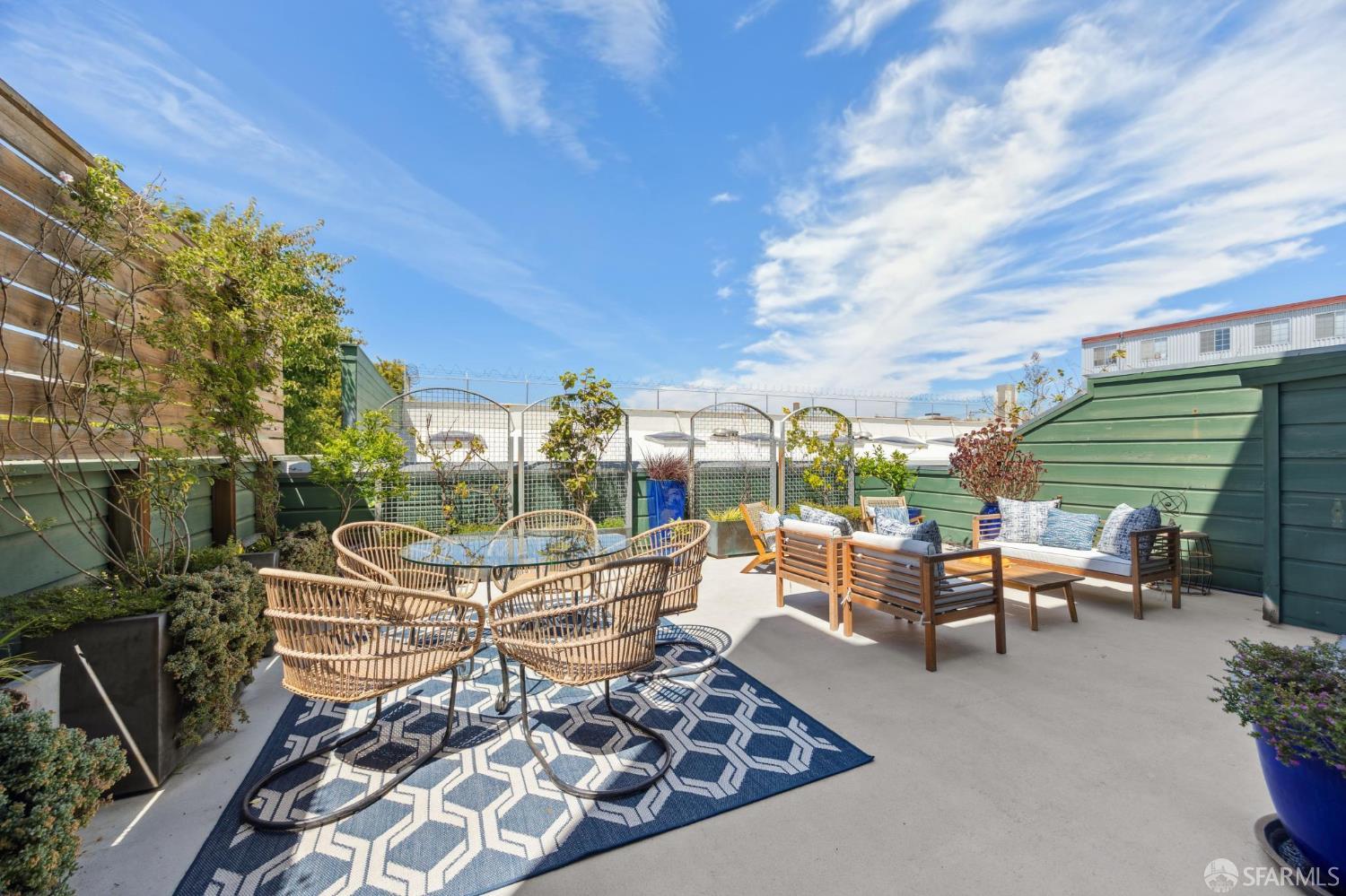 Detail Gallery Image 10 of 33 For 2169 Folsom St #M201,  San Francisco,  CA 94110 - 2 Beds | 1 Baths