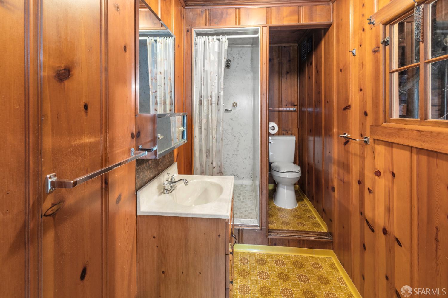 Detail Gallery Image 32 of 98 For 84 Goettingen St, San Francisco,  CA 94134 - 3 Beds | 2 Baths