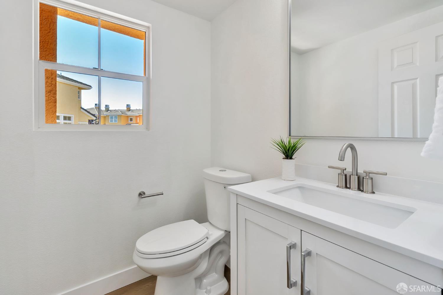 Detail Gallery Image 18 of 38 For 3633 Braxton Cmn, Fremont,  CA 94538 - 3 Beds | 2/1 Baths