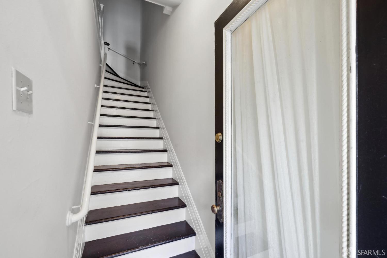 Detail Gallery Image 5 of 31 For 2344 Franklin St, San Francisco,  CA 94123 - 4 Beds | 2 Baths