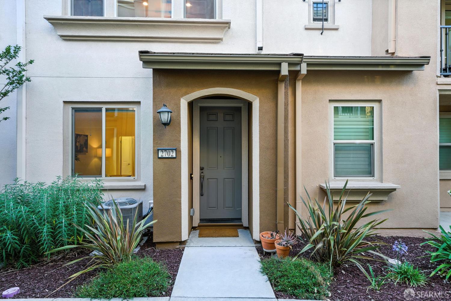 Detail Gallery Image 4 of 80 For 2702 Urbino Ct, San Jose,  CA 95111 - 3 Beds | 3/1 Baths
