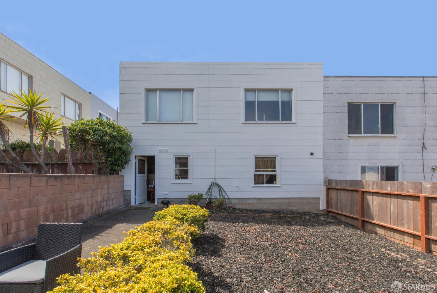Detail Gallery Image 9 of 77 For 3118 Rivera St, San Francisco,  CA 94116 - 3 Beds | 1/1 Baths