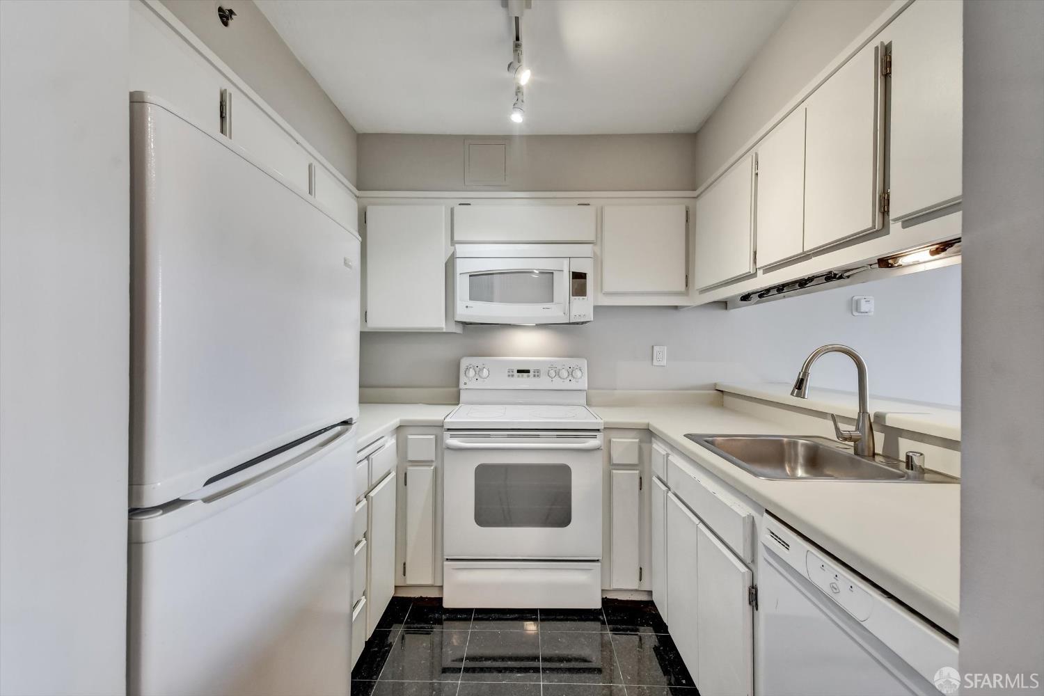 Detail Gallery Image 7 of 34 For 900 Bush St #403,  San Francisco,  CA 94109 - 1 Beds | 1 Baths