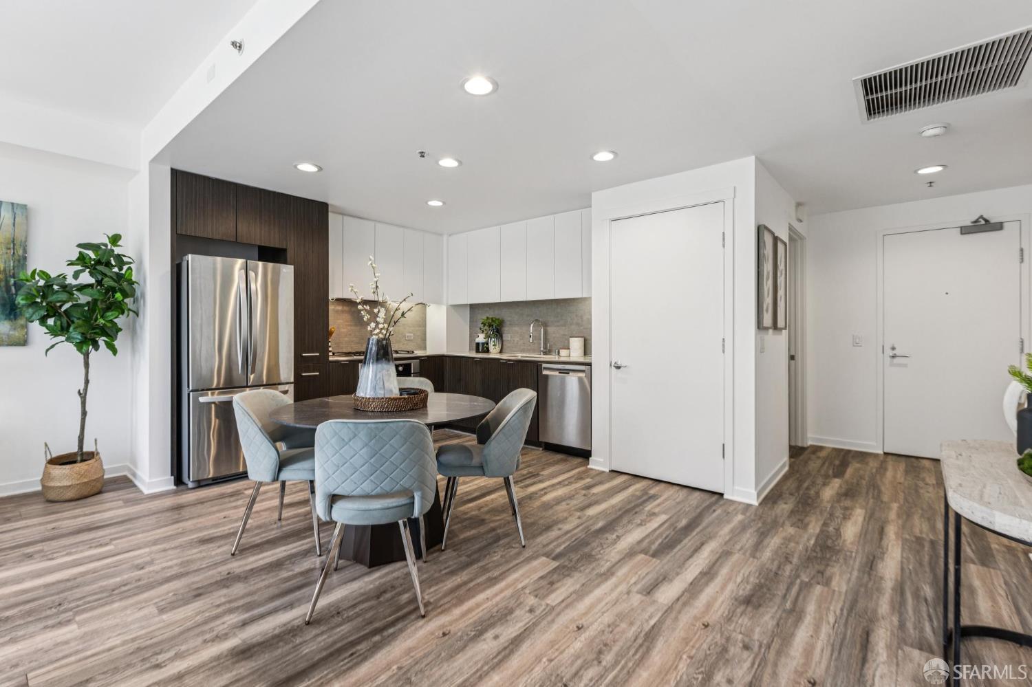 Detail Gallery Image 2 of 45 For 1788 Clay St #304,  San Francisco,  CA 94109 - 2 Beds | 2 Baths
