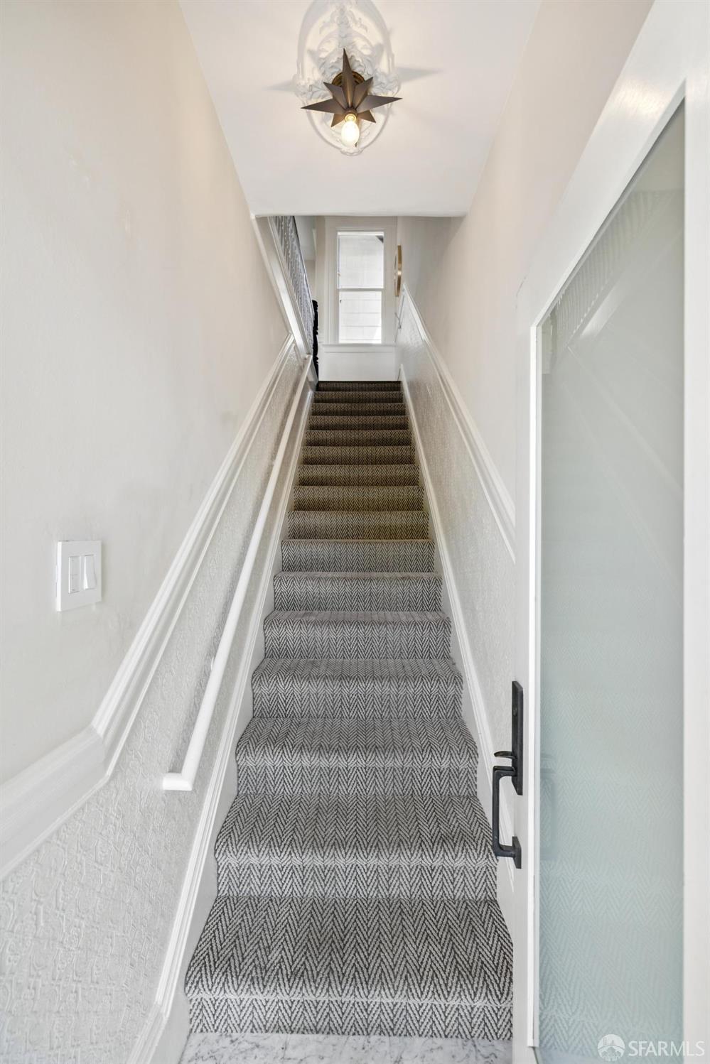 Detail Gallery Image 6 of 40 For 1161 Church St, San Francisco,  CA 94114 - 2 Beds | 1 Baths