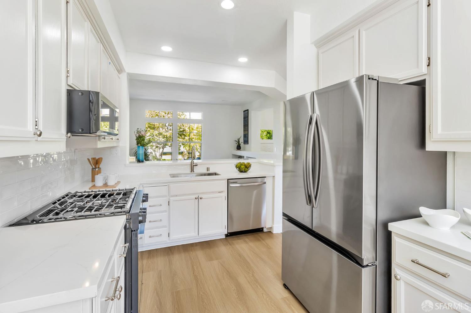 Detail Gallery Image 13 of 38 For 3633 Braxton Cmn, Fremont,  CA 94538 - 3 Beds | 2/1 Baths