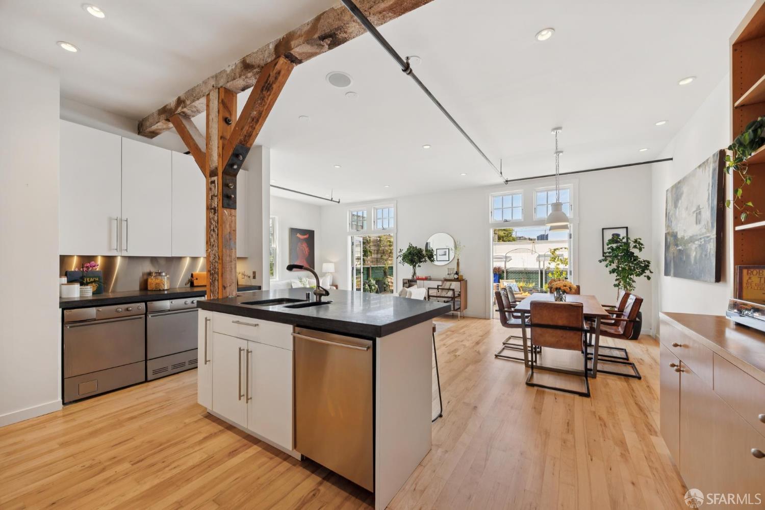 Detail Gallery Image 4 of 33 For 2169 Folsom St #M201,  San Francisco,  CA 94110 - 2 Beds | 1 Baths