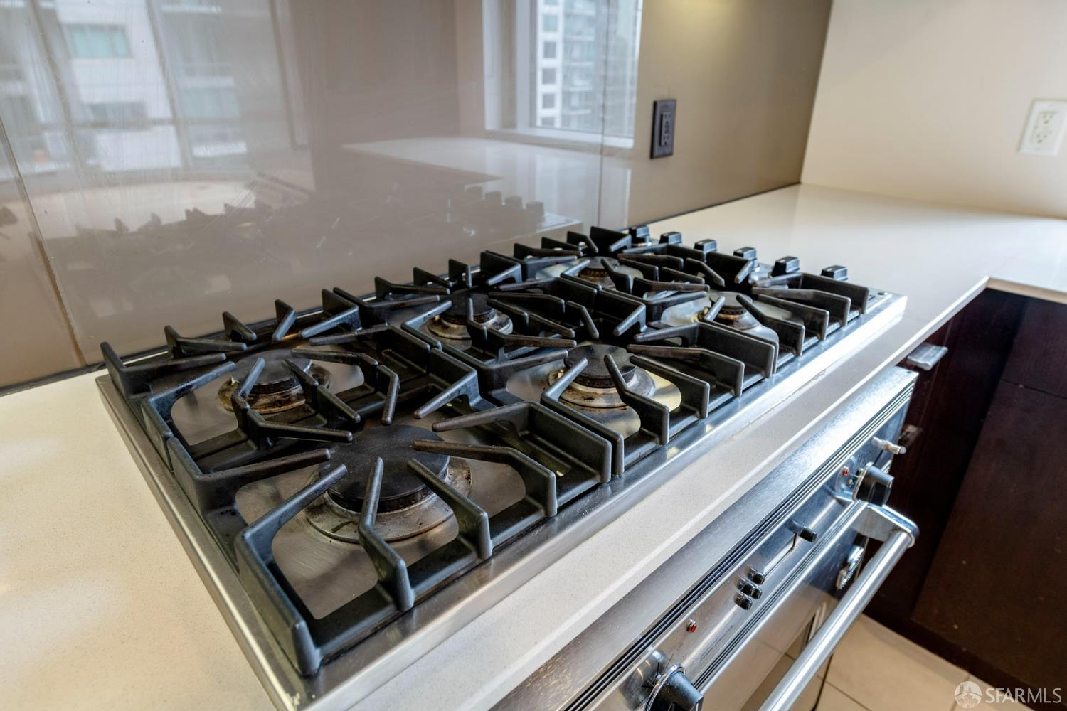 Detail Gallery Image 10 of 24 For 333 1st St 1807l,  San Francisco,  CA 94105 - 2 Beds | 2 Baths