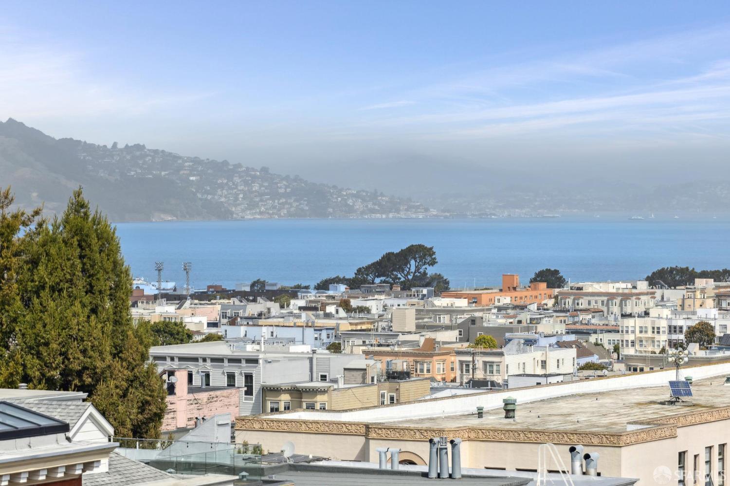 Detail Gallery Image 29 of 31 For 2344 Franklin St, San Francisco,  CA 94123 - 4 Beds | 2 Baths