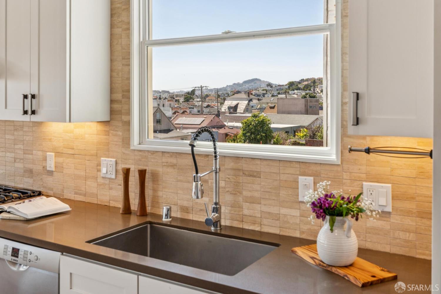 Detail Gallery Image 15 of 39 For 1343 Palou Ave, San Francisco,  CA 94124 - 4 Beds | 3 Baths
