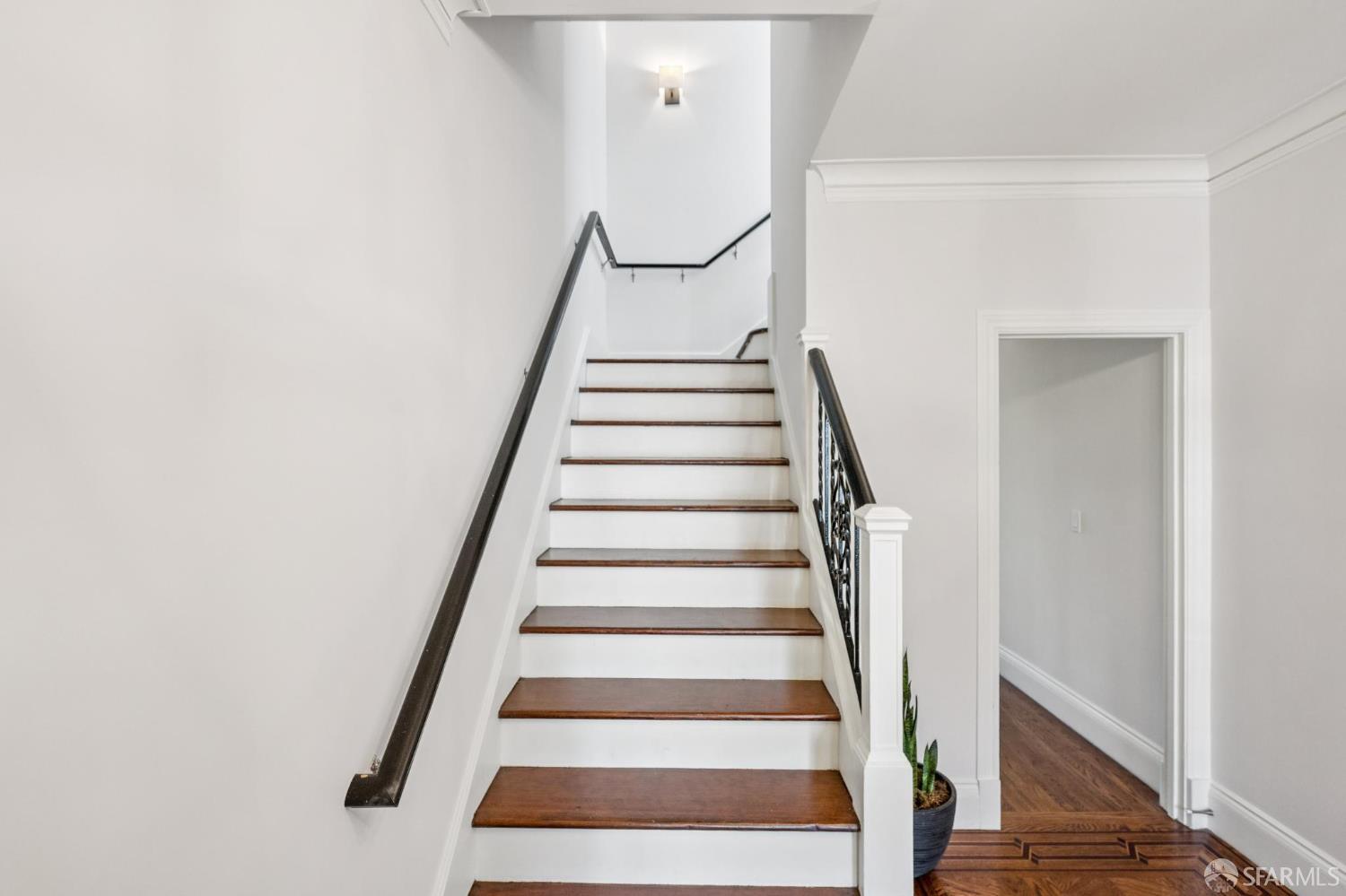 Detail Gallery Image 8 of 39 For 1343 Palou Ave, San Francisco,  CA 94124 - 4 Beds | 3 Baths