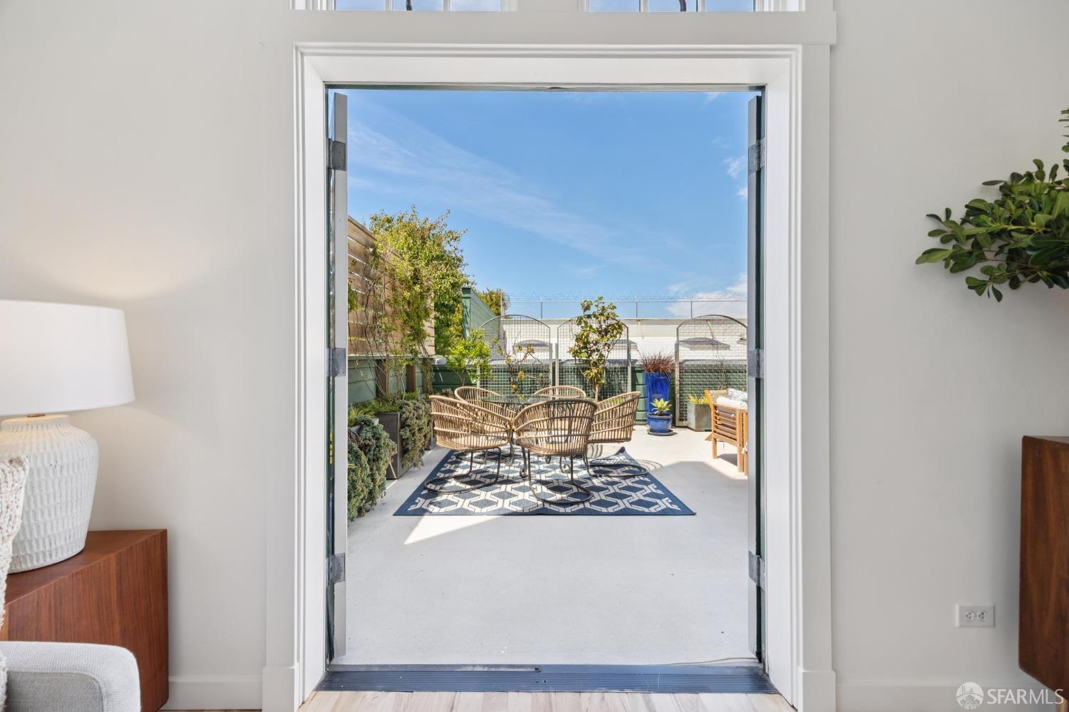 Detail Gallery Image 9 of 33 For 2169 Folsom St #M201,  San Francisco,  CA 94110 - 2 Beds | 1 Baths