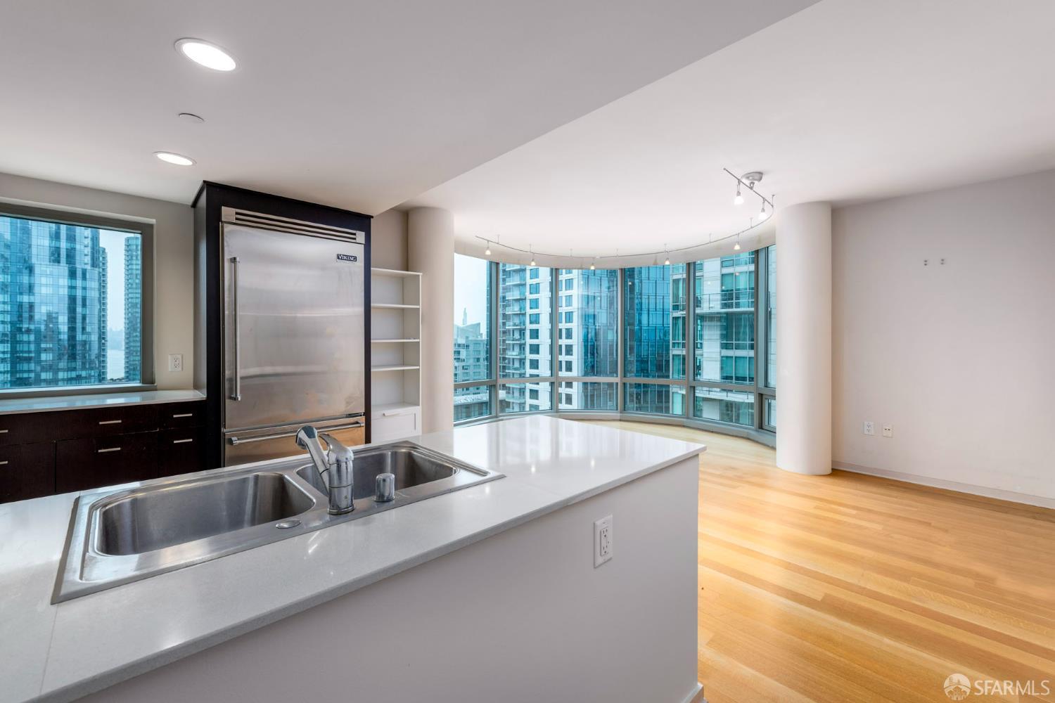 Detail Gallery Image 6 of 24 For 333 1st St 1807l,  San Francisco,  CA 94105 - 2 Beds | 2 Baths