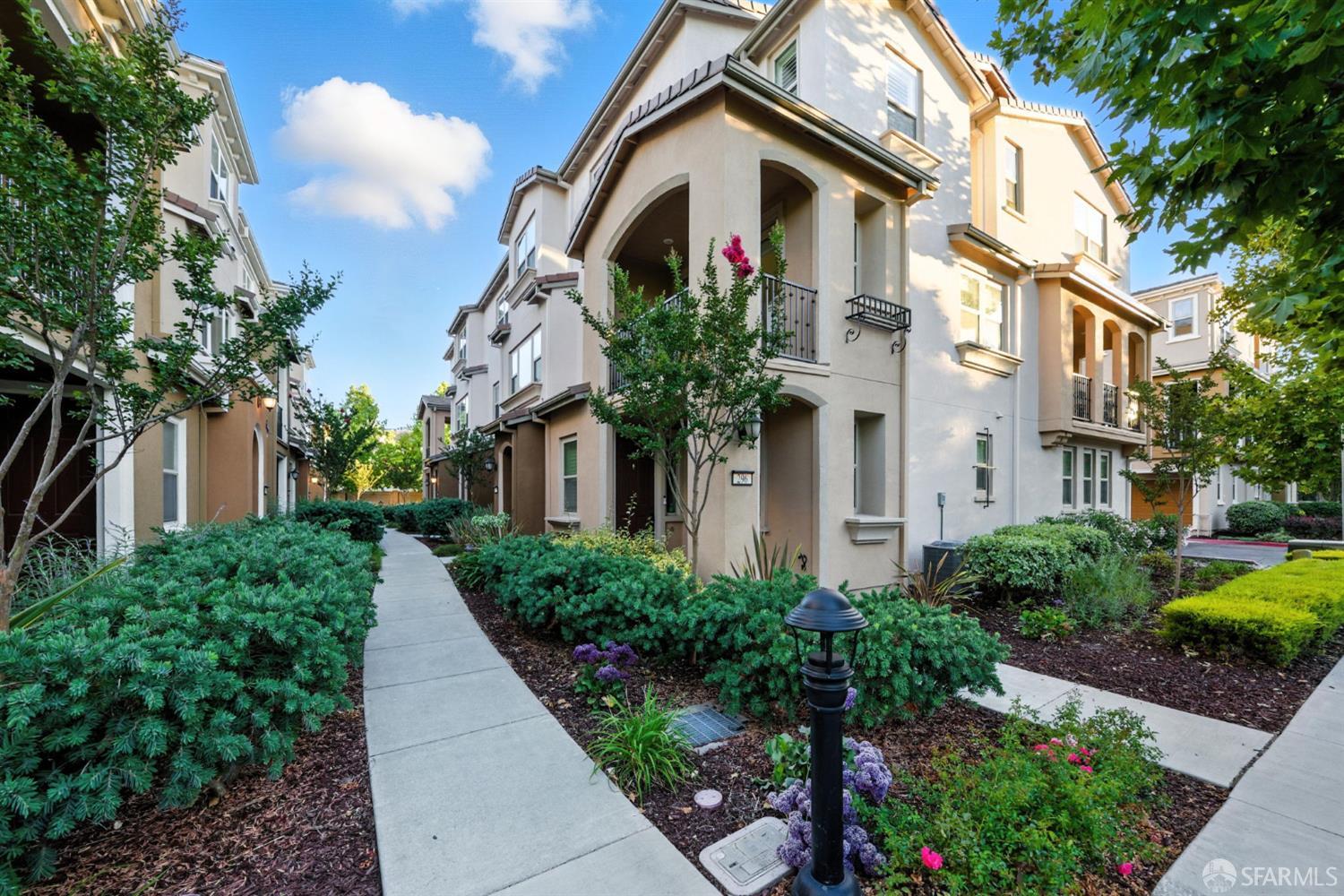 Detail Gallery Image 2 of 80 For 2702 Urbino Ct, San Jose,  CA 95111 - 3 Beds | 3/1 Baths