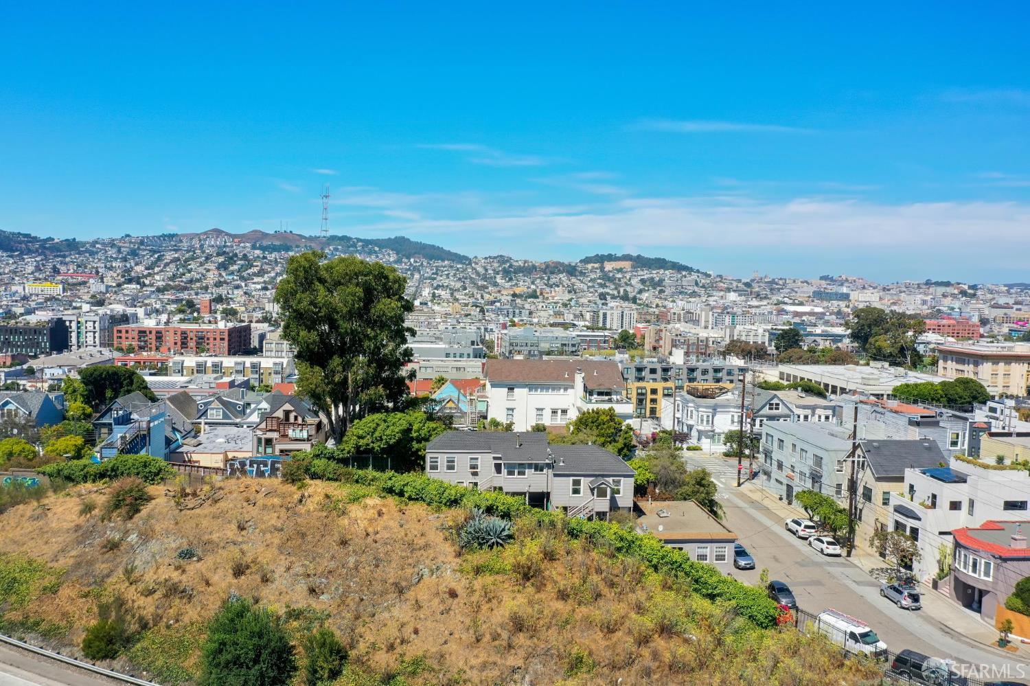 Detail Gallery Image 7 of 26 For 2225 Mariposa St, San Francisco,  CA 94110 - – Beds | – Baths
