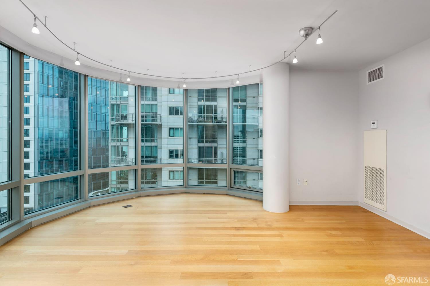 Detail Gallery Image 3 of 24 For 333 1st St 1807l,  San Francisco,  CA 94105 - 2 Beds | 2 Baths