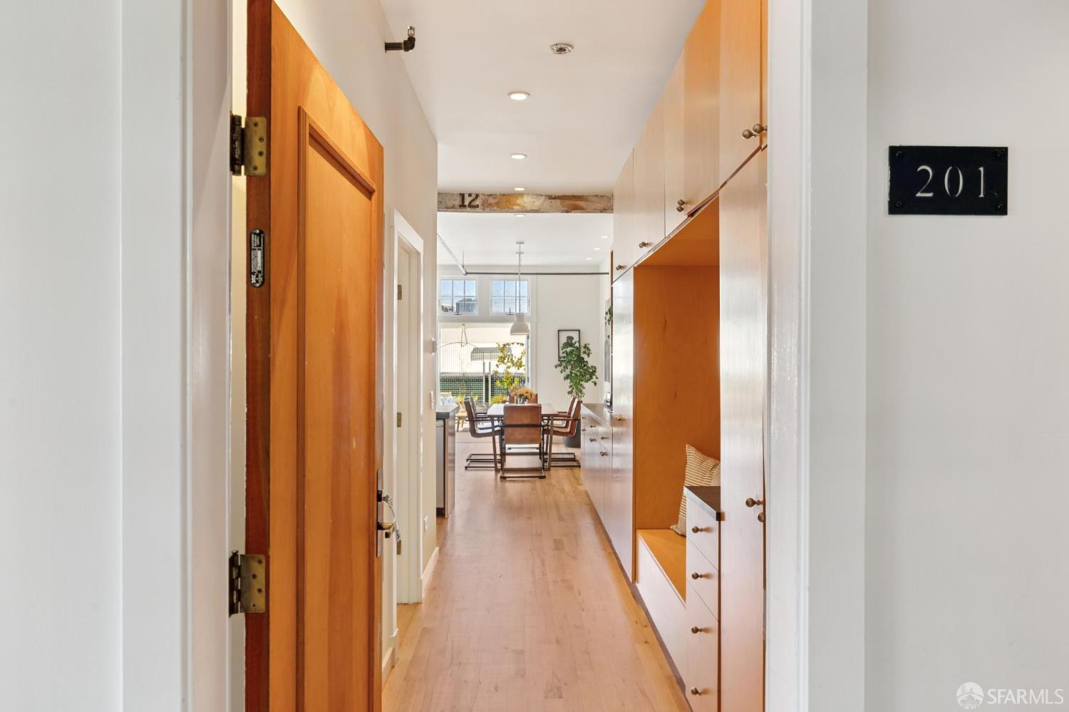 Detail Gallery Image 3 of 33 For 2169 Folsom St #M201,  San Francisco,  CA 94110 - 2 Beds | 1 Baths